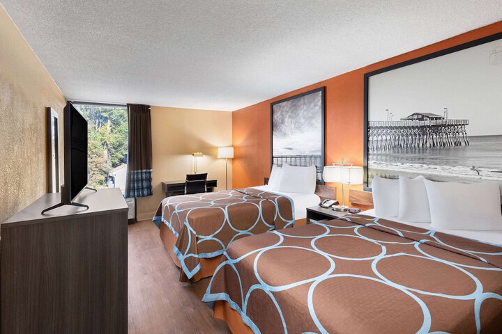 2 Double Beds (4 of 7)