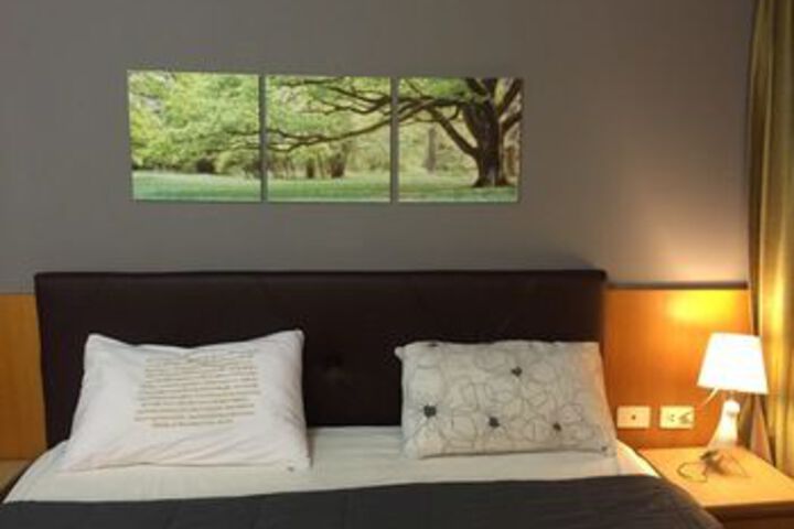 Room 7 of 28