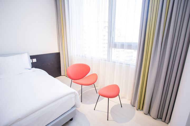 Room 29 of 85