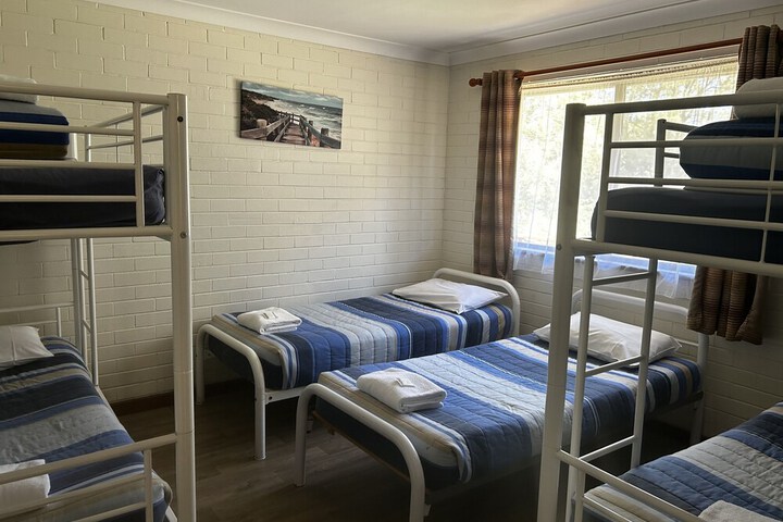 Room 6 of 73