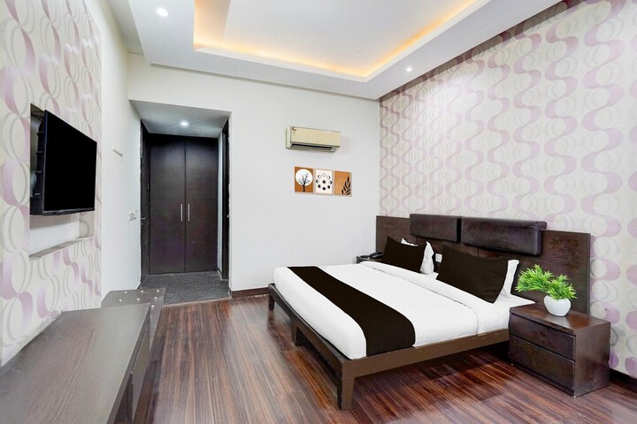 Room 9 of 27