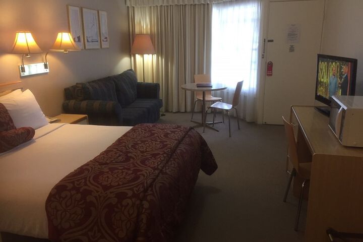 Room 10 of 44