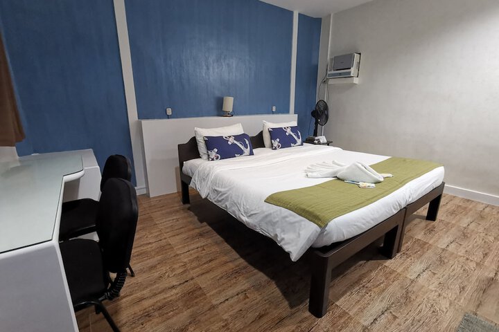 Room 16 of 125