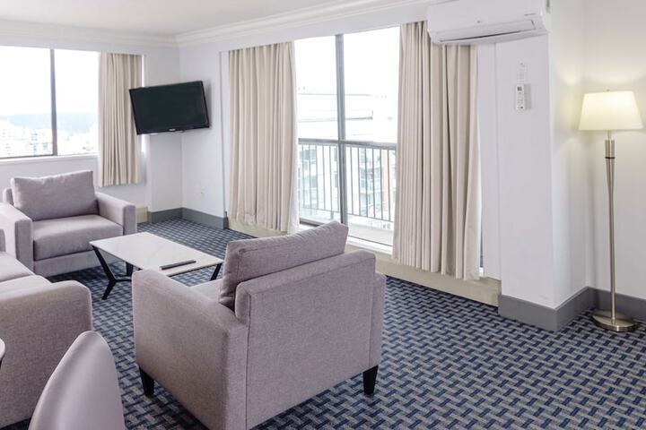 Room 21 of 210