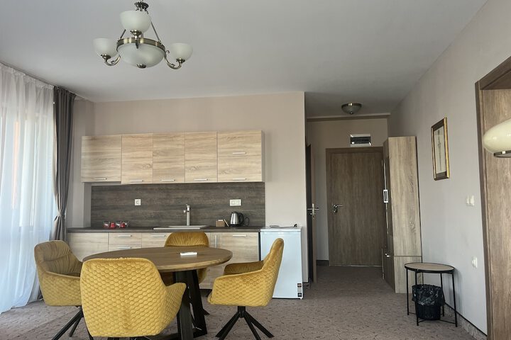 Room 4 of 19