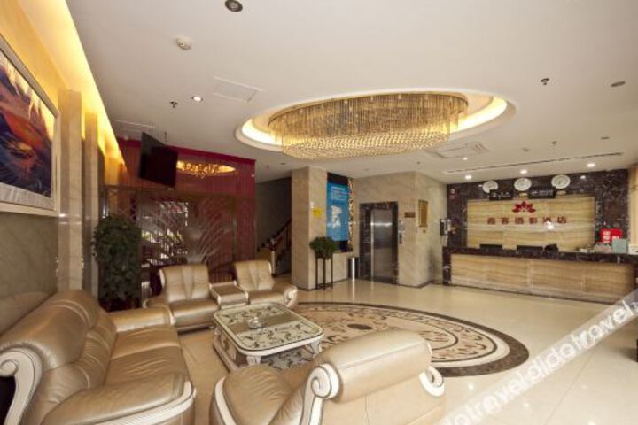 Hotel Interior 10 of 32