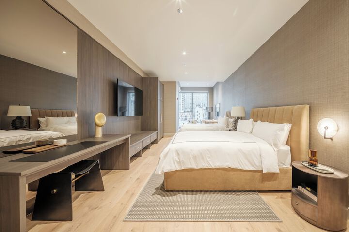 Room 5 of 62
