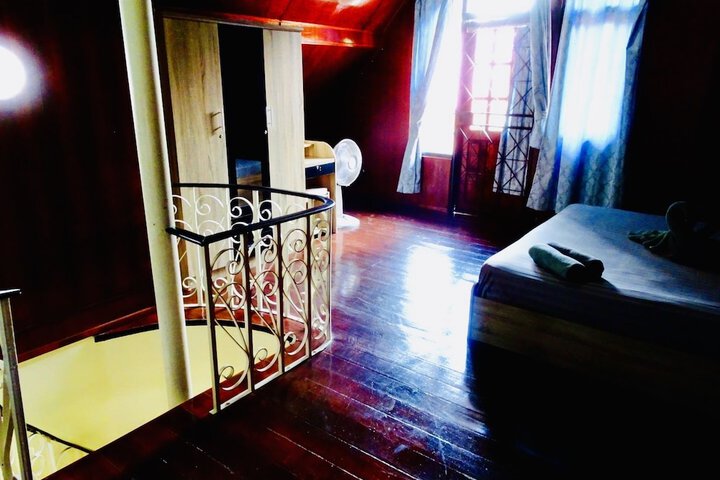 Room 7 of 296