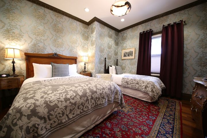 Room 9 of 39