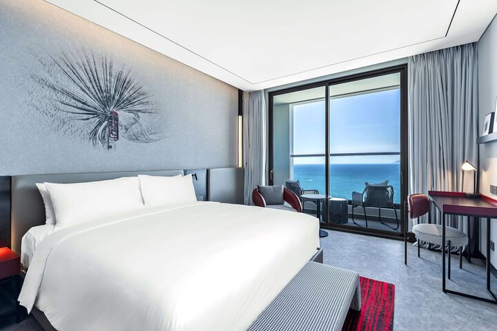 Room 27 of 110