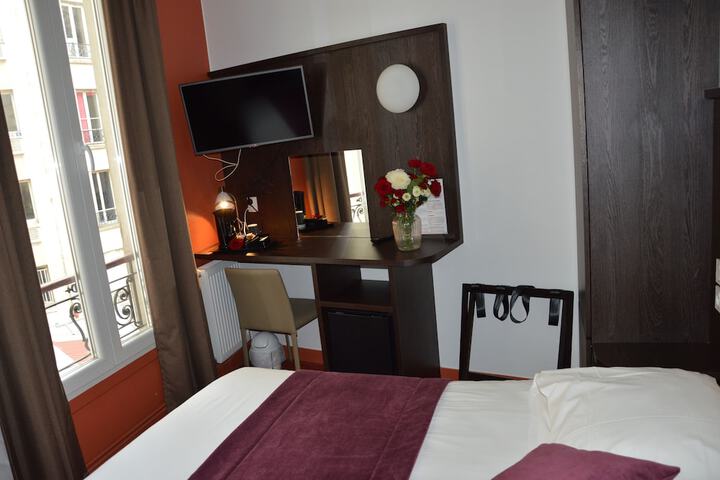 Room 12 of 34
