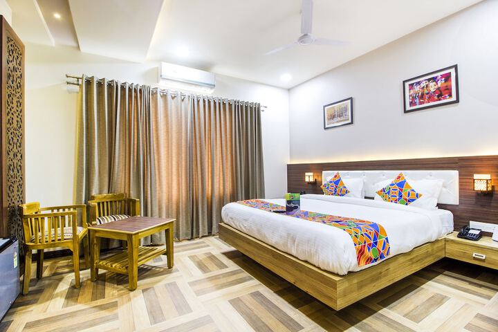 FabHotel The Royal CM Plaza