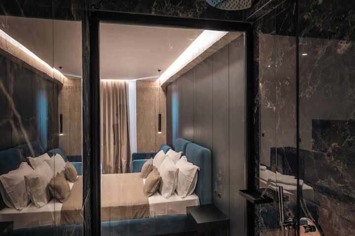 Room 15 of 124