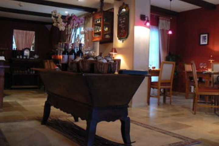 Dining 144 of 197
