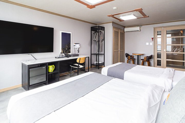 Room 82 of 139
