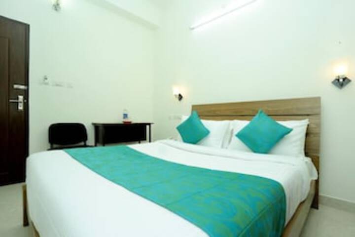 WHITE RESIDENCY
