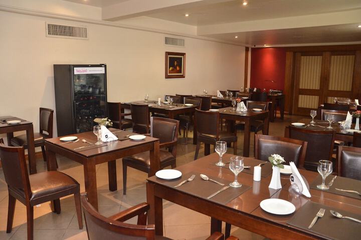 Dining 80 of 128