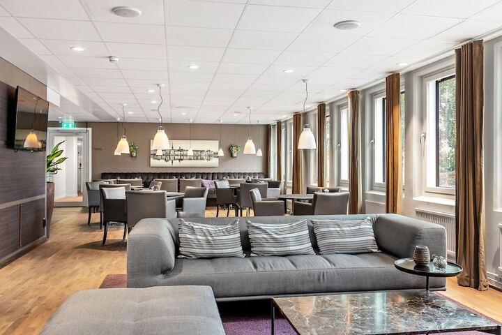 Hotel Lobby