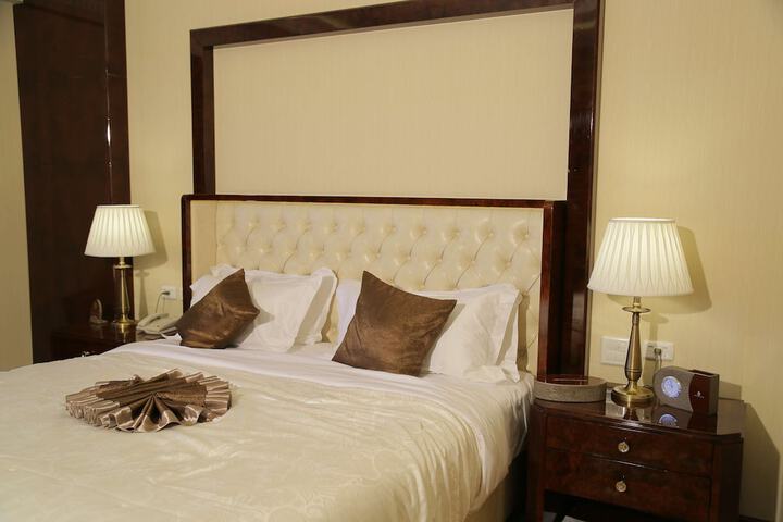 Room 16 of 71