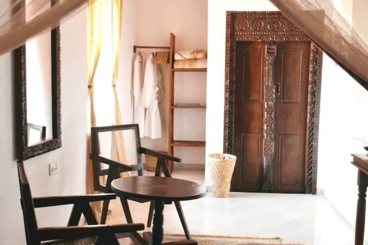 Room 19 of 53