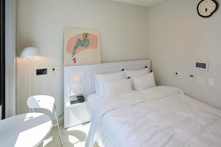 Room 15 of 90