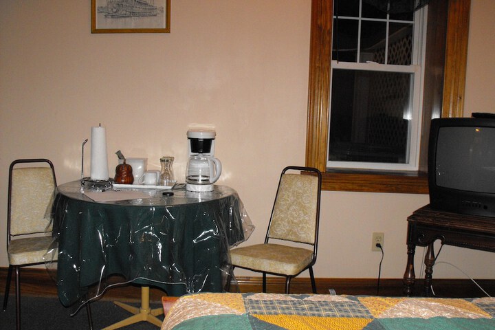Room 8 of 36