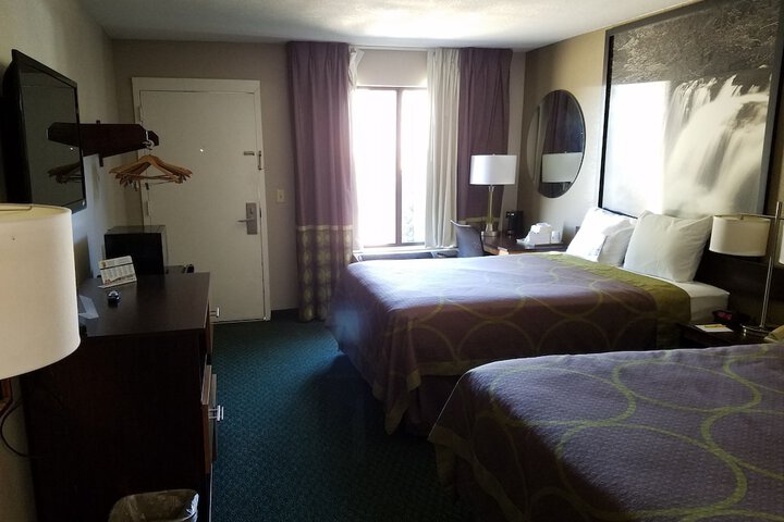 2 Double Beds (3 of 9)