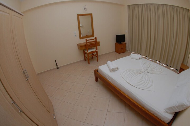 Room 14 of 35