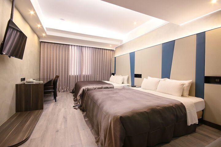 Room 50 of 91