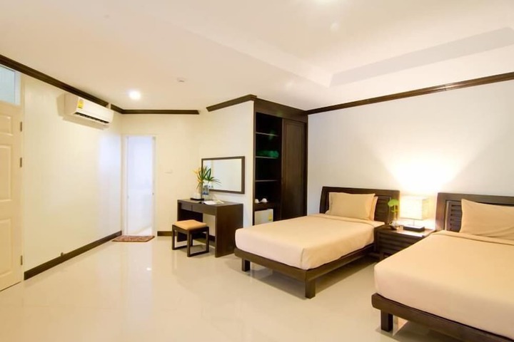 Room 12 of 61