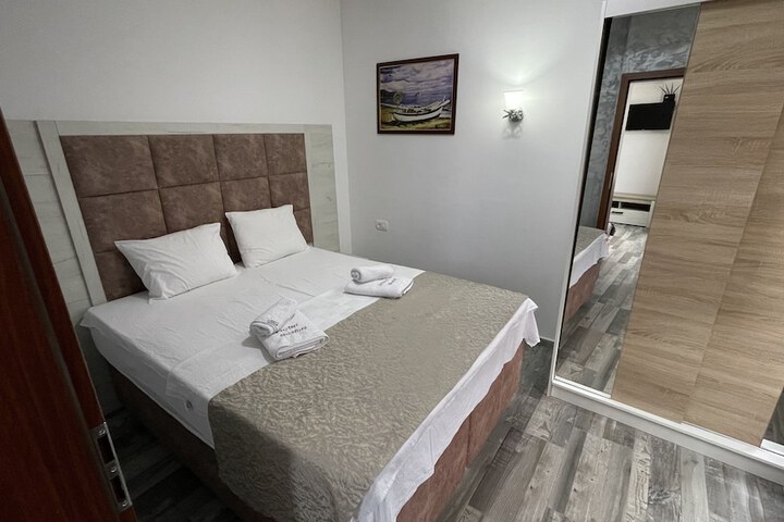 Room 32 of 92