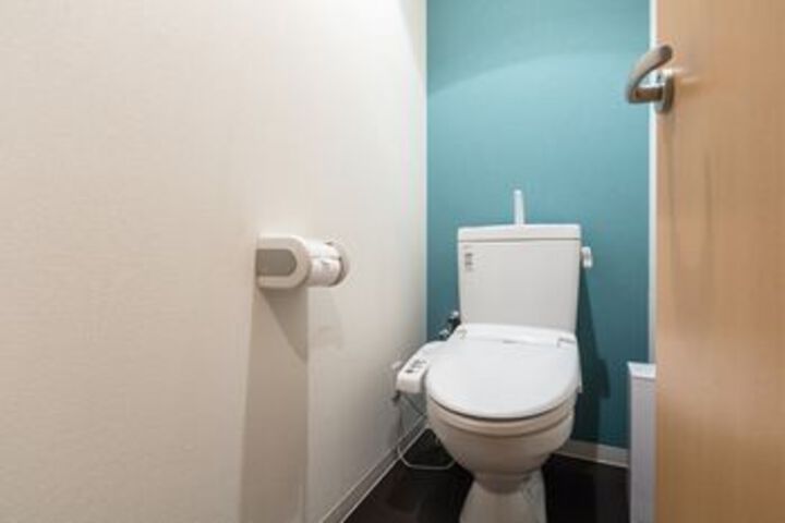 Room 18 of 182