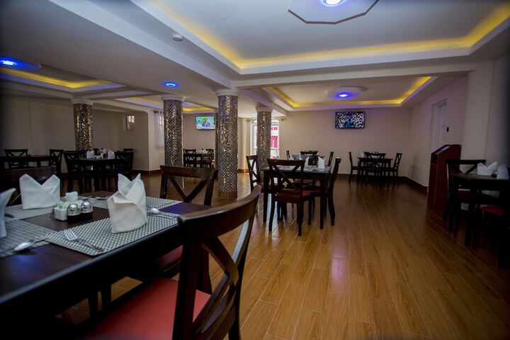 Dining 14 of 22