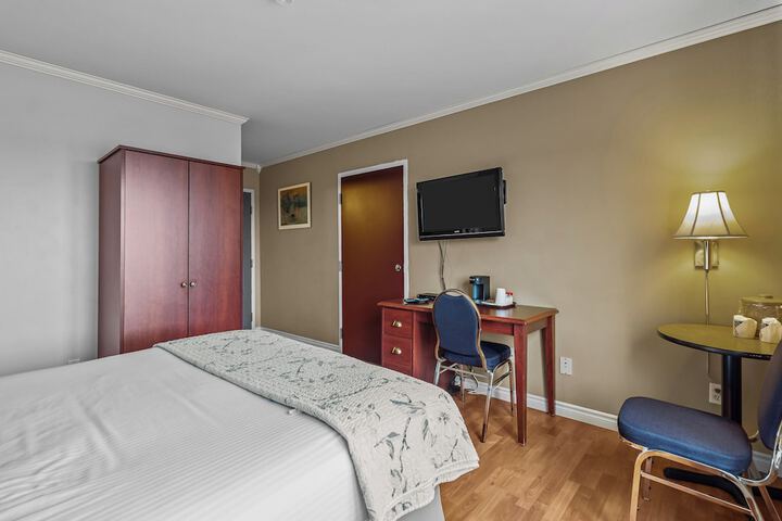 Room 17 of 49