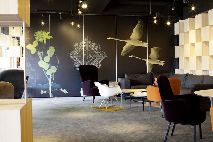 Guest Lobby