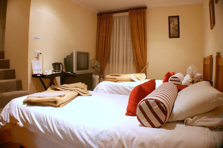 Room 35 of 198