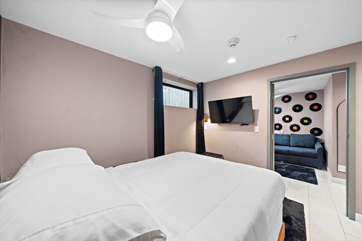 Room 30 of 111