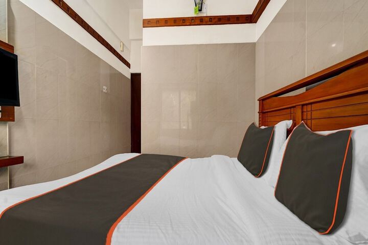 Room 10 of 37