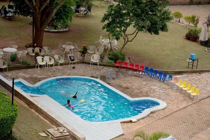 Pool 15 of 25