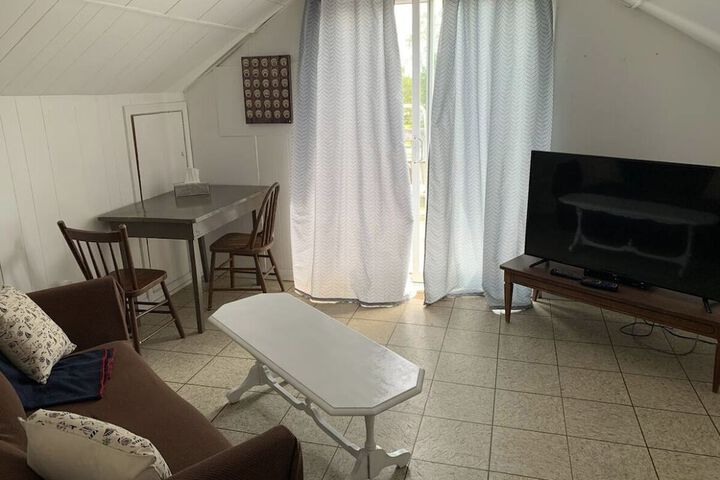 Room 3 of 10