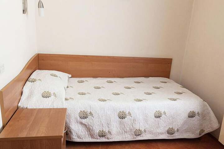 Room 10 of 154