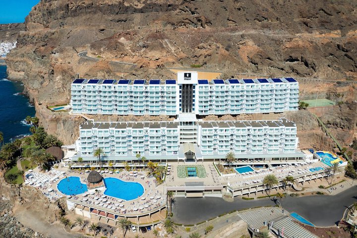 Hotel 53 of 56