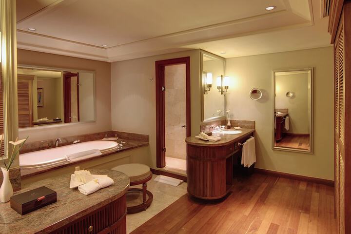 Room 80 of 239