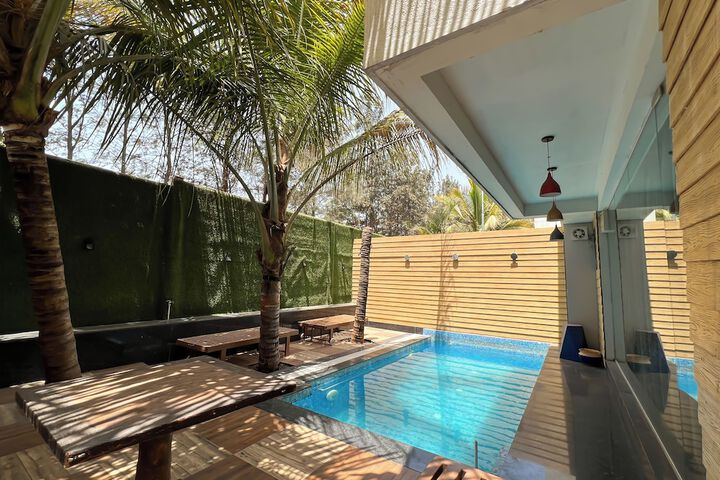 Pool 19 of 35