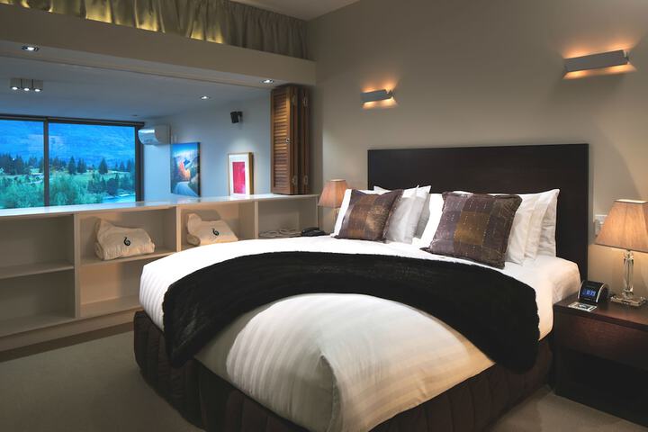 Room 5 of 40