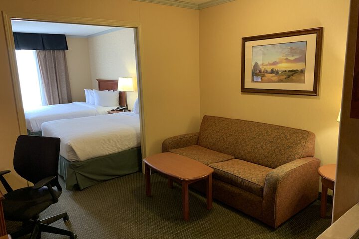 Room 13 of 74