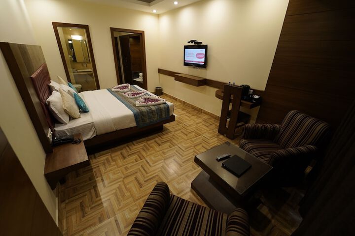 Room 13 of 31