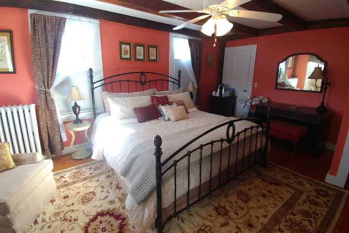 Room 34 of 86