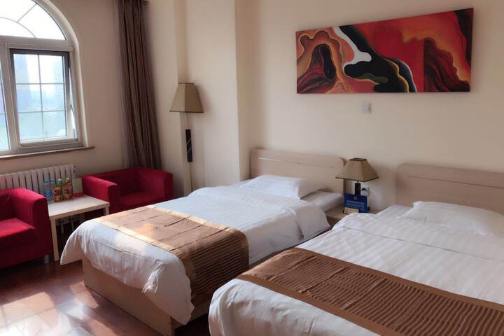 Room 8 of 27