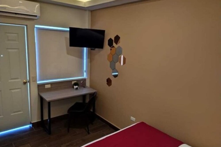 Room 4 of 37